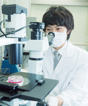 リソウ研究員の様子