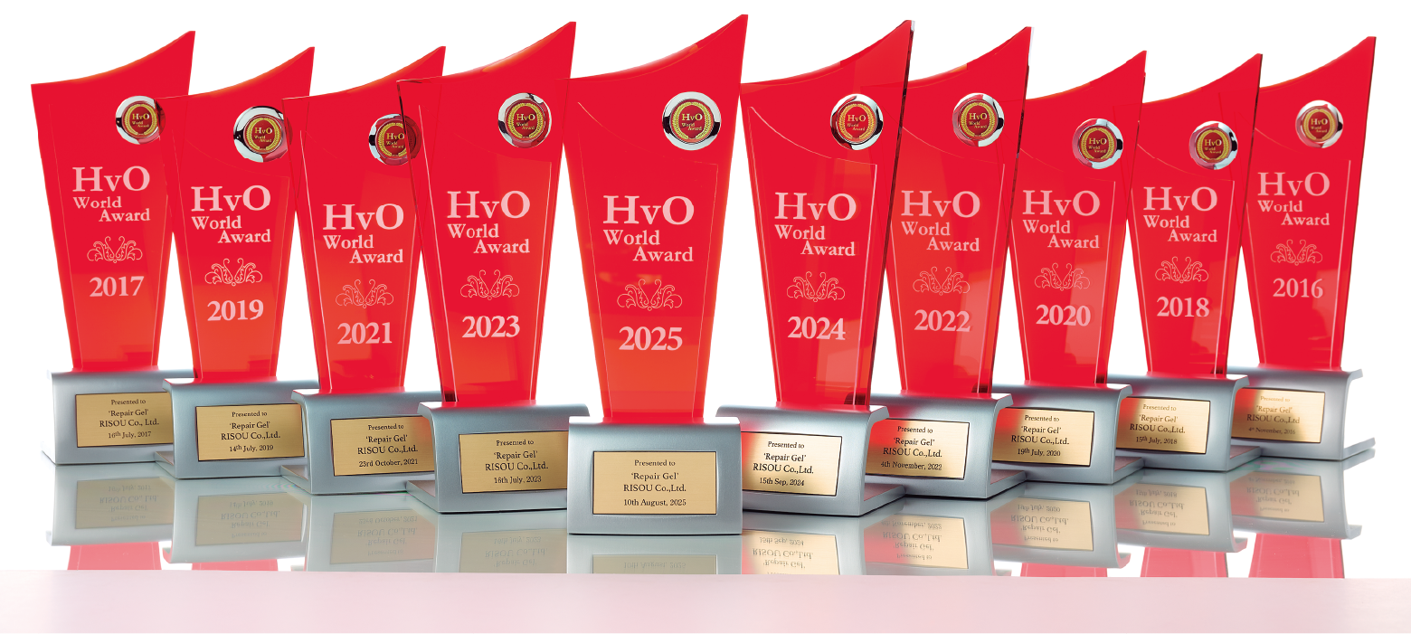 HvO世界大賞受賞トロフィーが10個並ぶ画像