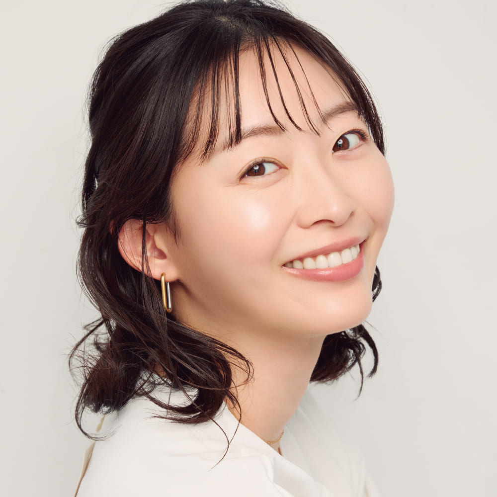 素肌格上げ肌の女性
